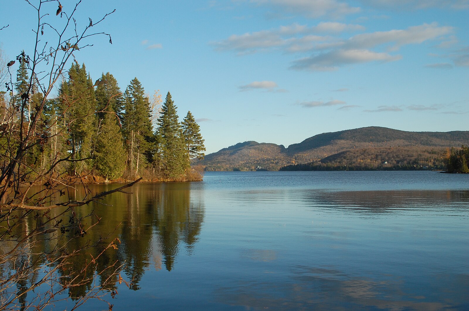 Vue sur le lac Archambault, Saint-Donat-De-Montcalm, Lanaudière